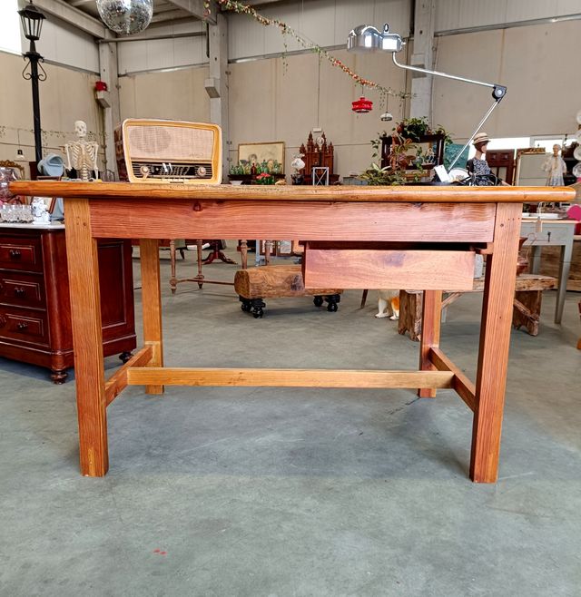 Mesa antigua de trabajo