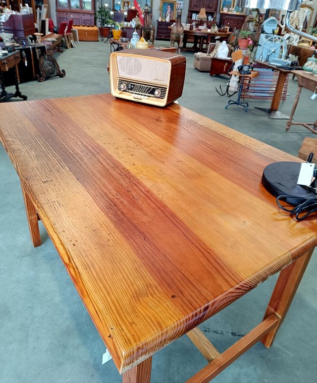 Mesa antigua de trabajo