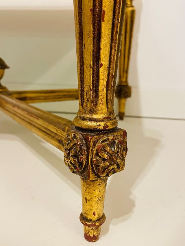 Mesa auxiliar estilo neoclásico sXX