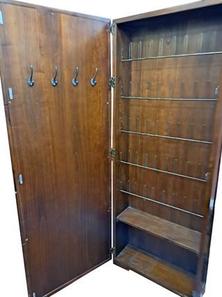 Zapatero de estilo clásico ,madera noble