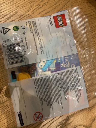 Lote frozen: muñecos  famosa y lego