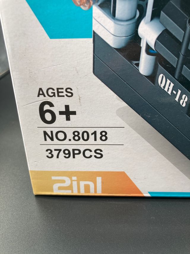 Camión por piezas Qihui 379 piezas control remoto