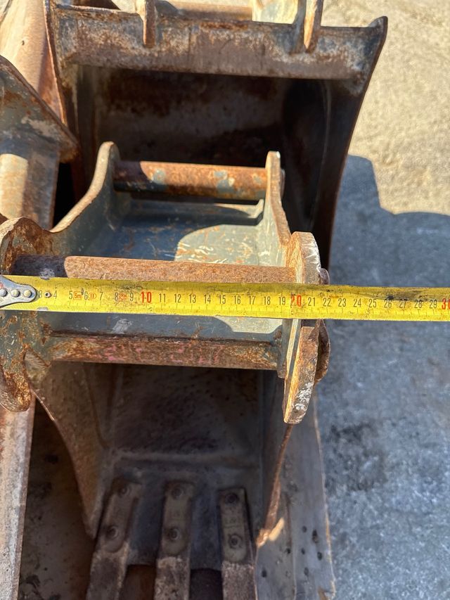 Lote de Cazos y martillo de wacker Neuson