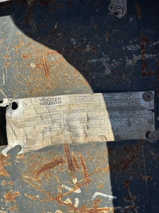 Lote de Cazos y martillo de wacker Neuson