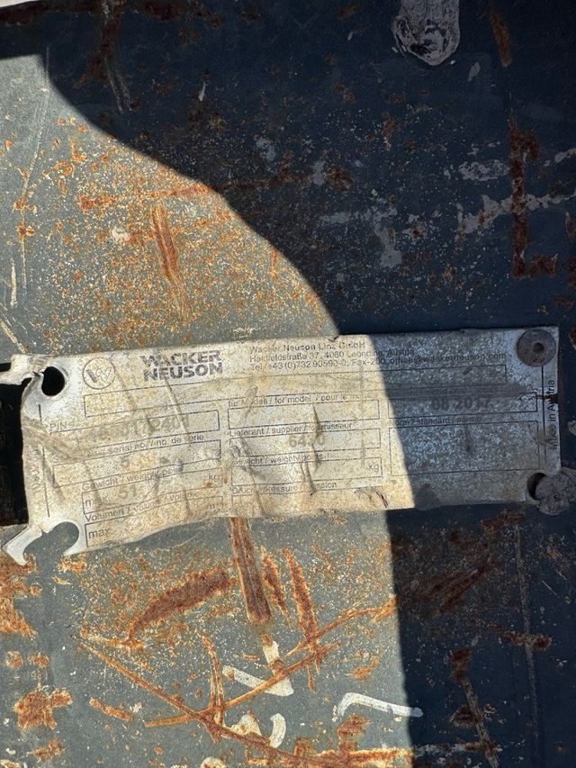 Lote de Cazos y martillo de wacker Neuson