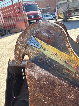 Lote de Cazos y martillo de wacker Neuson