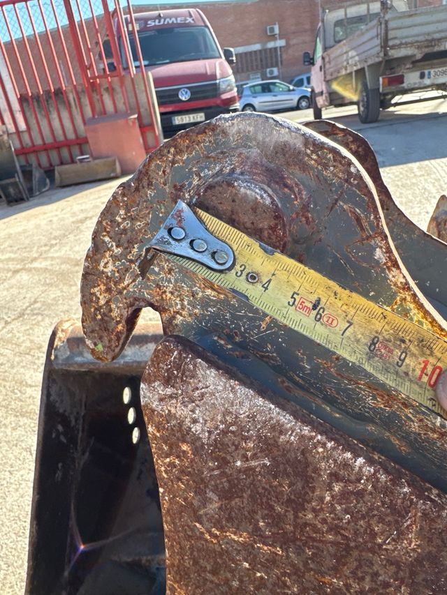 Lote de Cazos y martillo de wacker Neuson