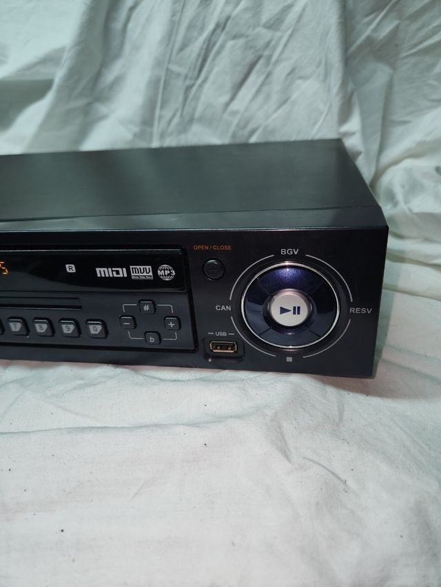 KARAOKE MEGAPRO PLUS MP 100N.