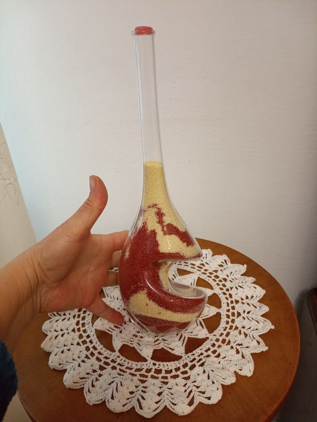 Bottiglia in vetro molto lavorata