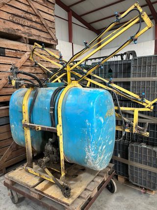 Carro de herbicida matabi