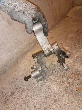 Soporte motor y caballete central