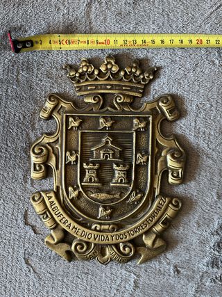 Escudos en bronce