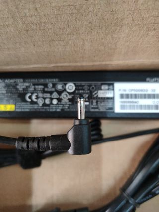Cargador Fujitsu-Toshiba nuevo