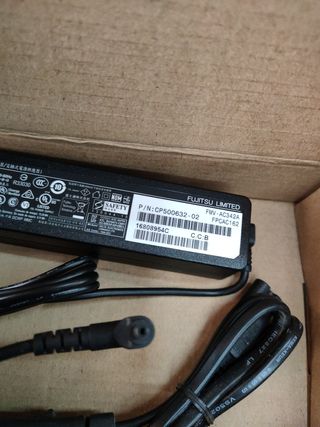 Cargador Fujitsu-Toshiba nuevo