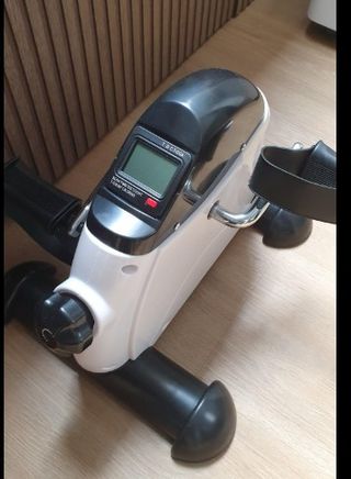 Mini bike estática con pantalla LED - pedaleador