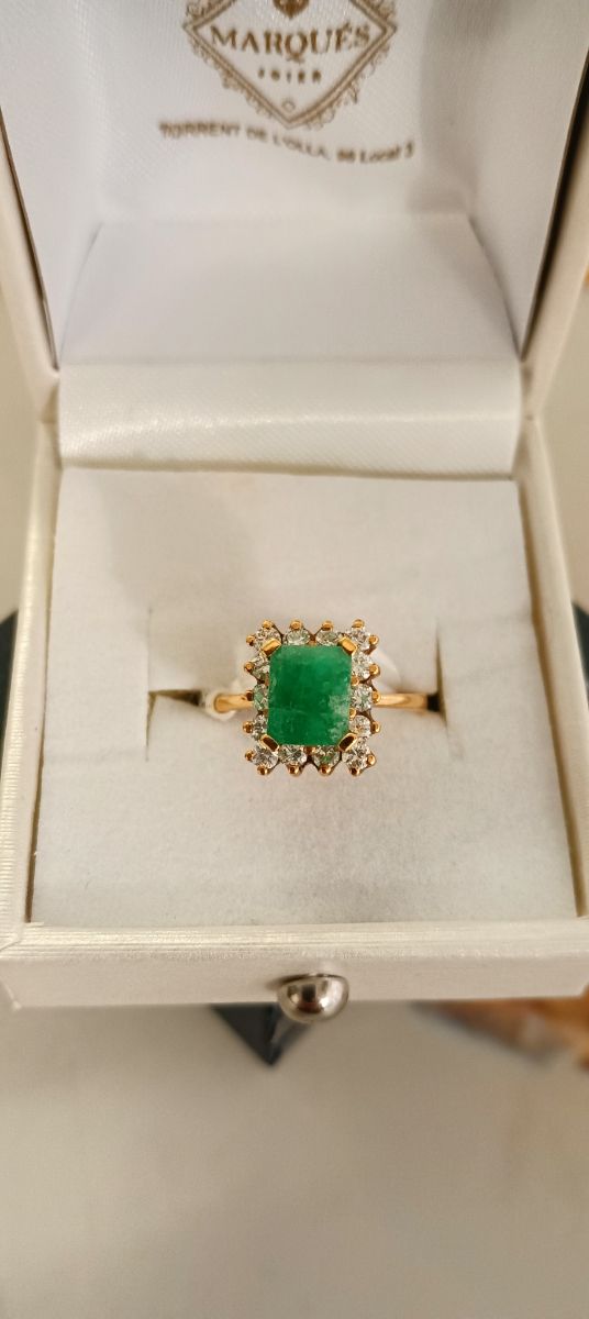 Anillo oro amarillo y brillantes