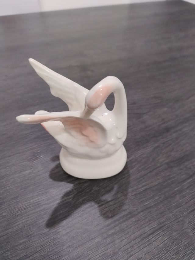 Figura cisne de adorno