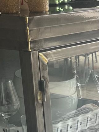 Mueble acero elegante