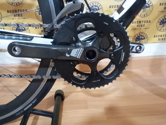 BICICLETA DE CARRETERA FOCUS IZALCO CARBONO