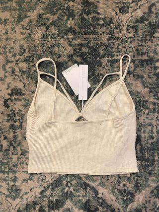 Crop top ganchillo con doble tirante