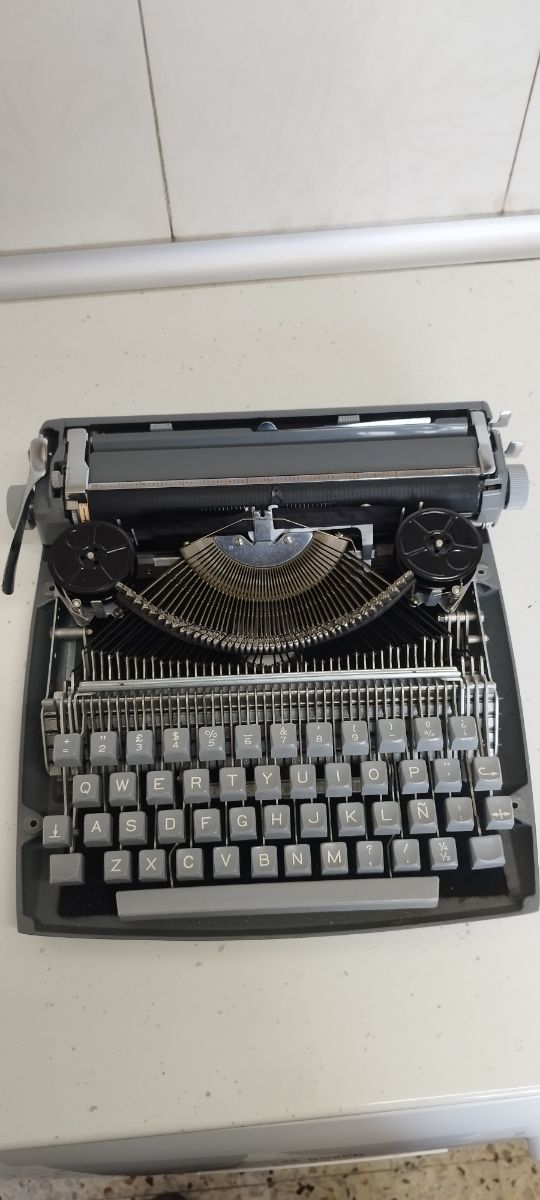 Maquina de escribir consul