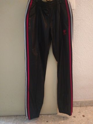 Chándal Adidas negro edición limitada 