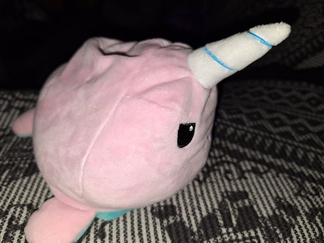 Peluche unicornio ballena azul