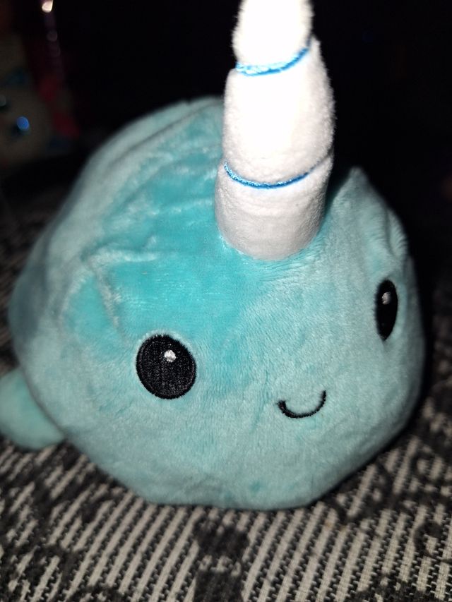 Peluche unicornio ballena azul