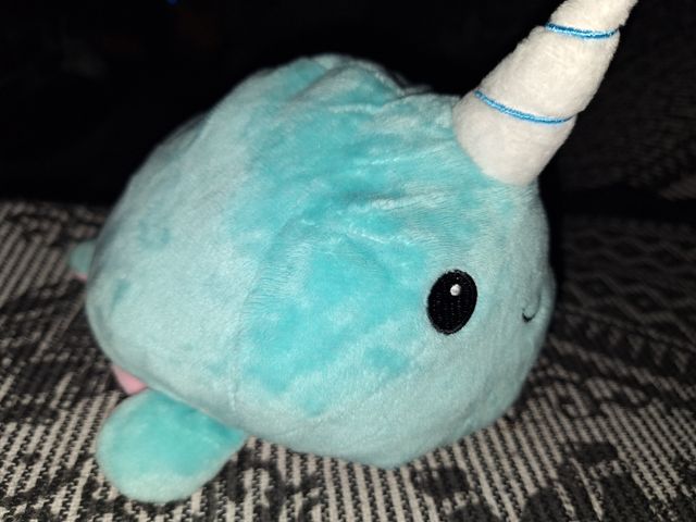 Peluche unicornio ballena azul