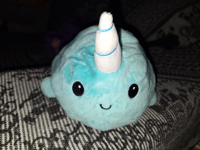 Peluche unicornio ballena azul