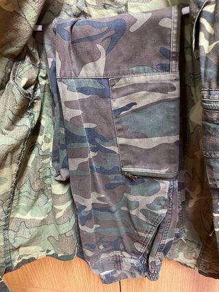 Conjunto de camuflaje y gorra a juego