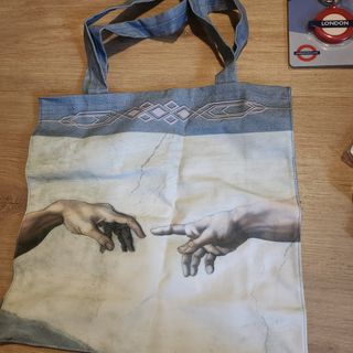 Vendo SOUVENIRS sin estrenar de varios países