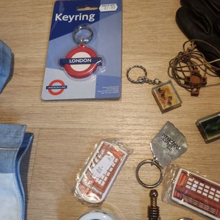 Vendo SOUVENIRS sin estrenar de varios países