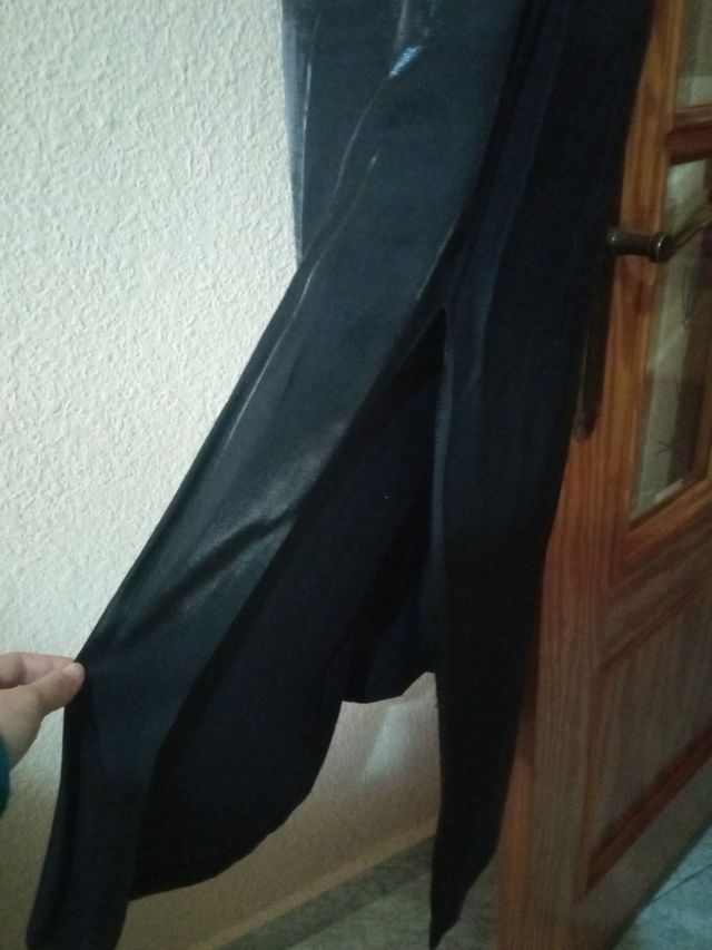 Dos vestidos sin marca