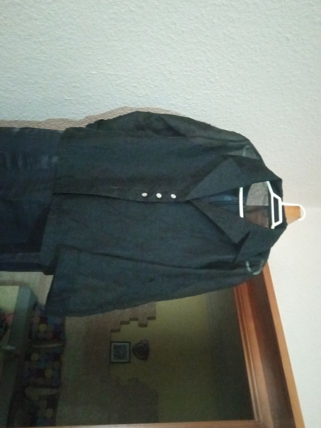 Dos vestidos sin marca