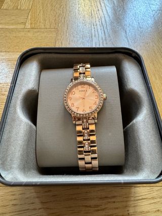 Reloj Fossil dorado de mujer