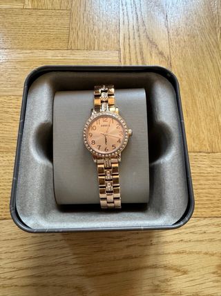 Reloj Fossil dorado de mujer