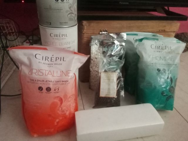 Fundidora y calientadora para la cera  y cera 800g