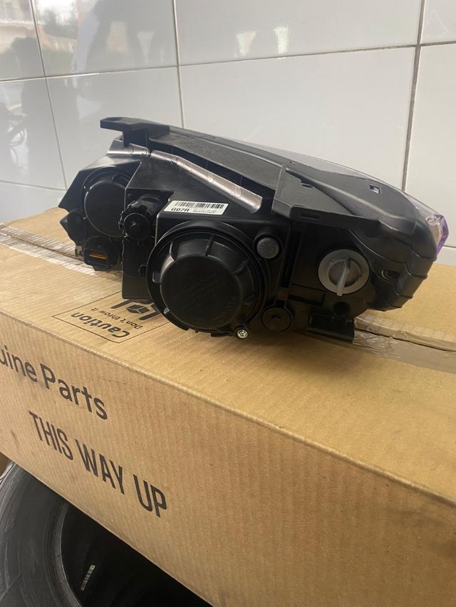 Faro Kia Sorento 2010 derecho