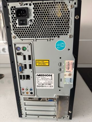 Ordenador antiguo sin disco duro con dvd y grabado