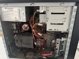 Ordenador antiguo sin disco duro con dvd y grabado
