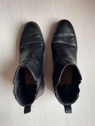 Botines negros planos