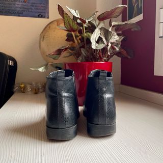 Botines negros planos