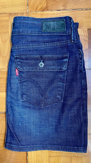 Falda vaquera Levi’s. Talla S