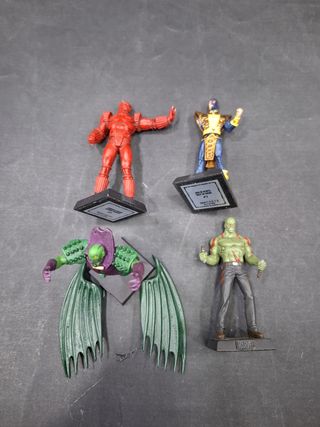 4 Figuras marvel plomo