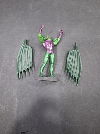 4 Figuras marvel plomo