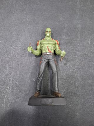 4 Figuras marvel plomo