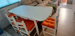 Mesa de cocina con 4 sillas