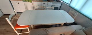 Mesa de cocina con 4 sillas