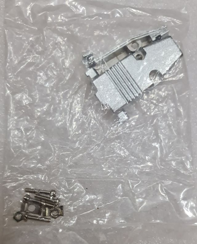 KIT de 8 carcasas metalicas para conectores VGA